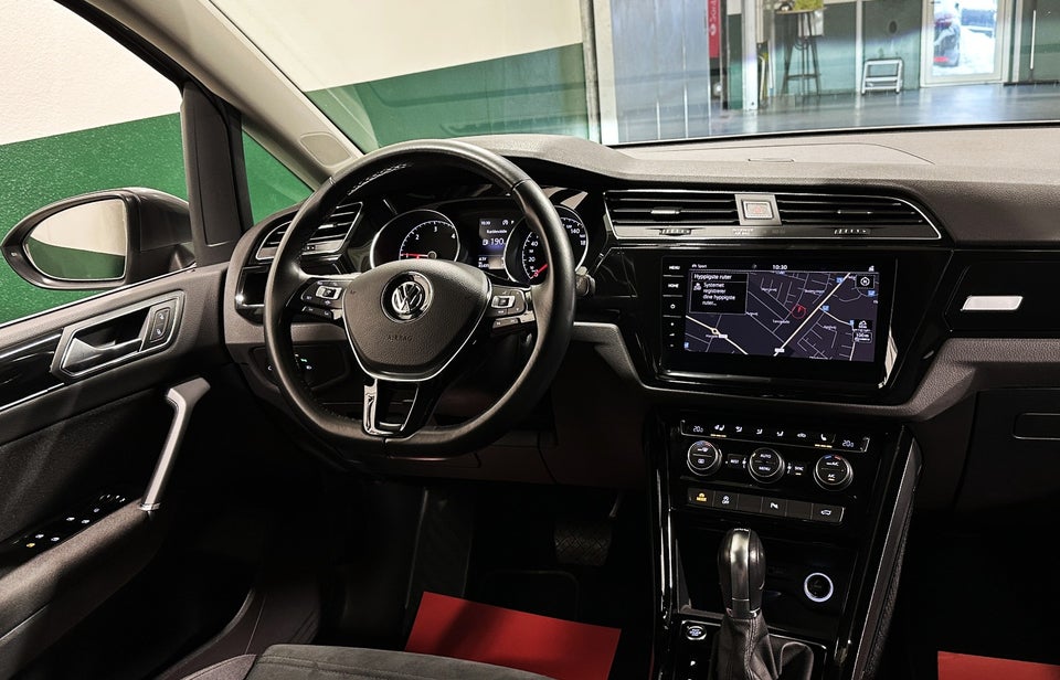 VW Touran 2,0 TDi 150 Highline DSG 7prs 5d