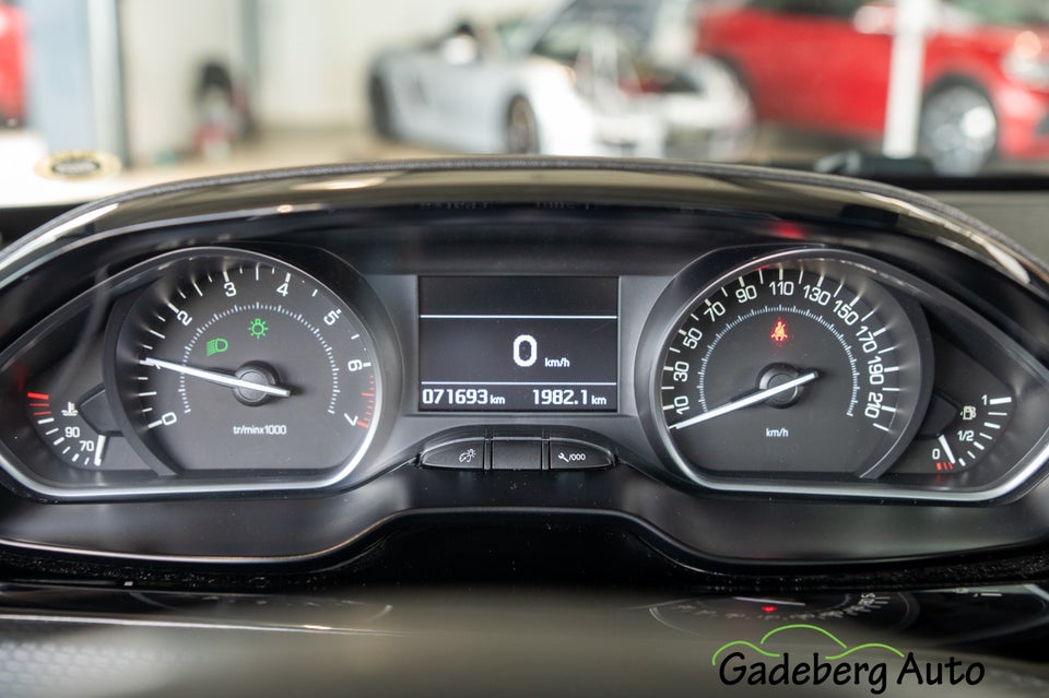 Peugeot 208 1,2 PureTech 82 Exclusive+ 5d