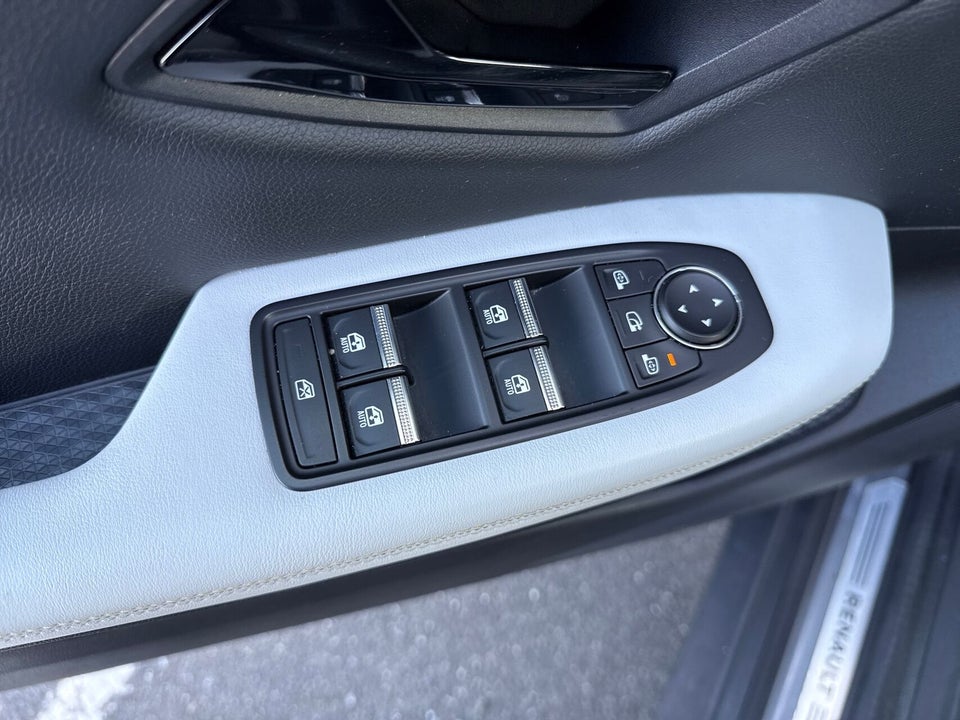 Renault Scenic E-Tech 87 Iconic 5d