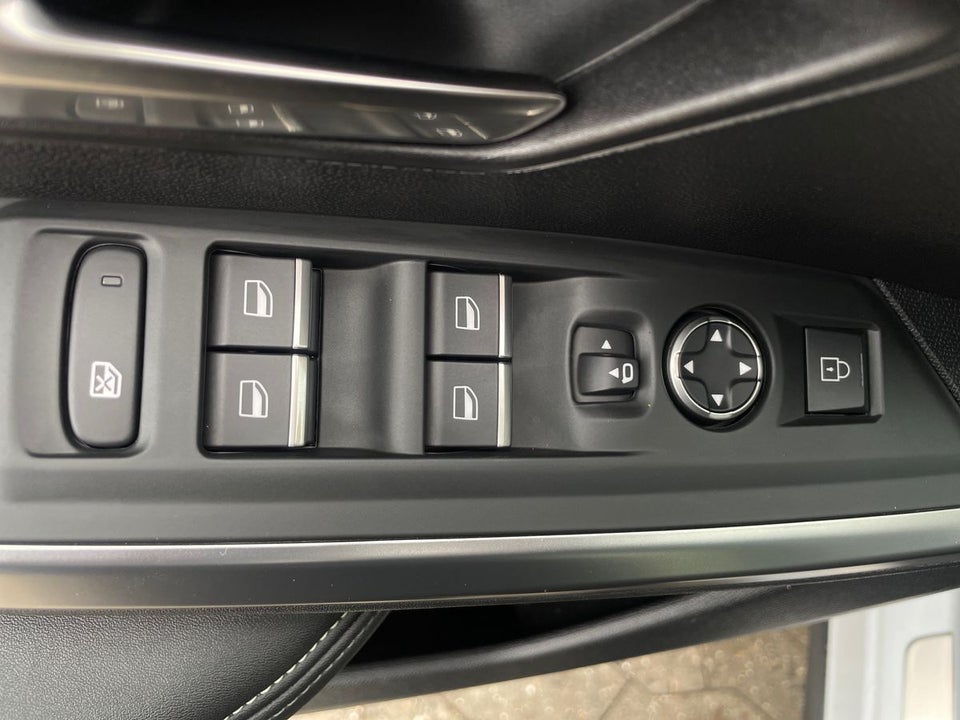 Peugeot e-5008 77 GT 7prs 5d