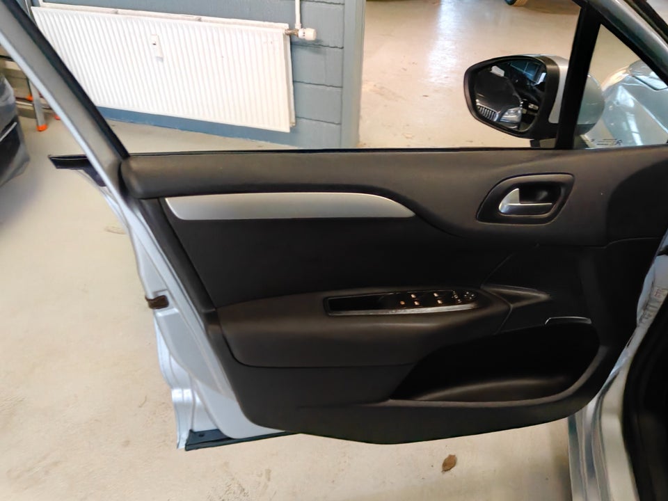 Citroën C4 1,6 HDi 92 Comfort 5d