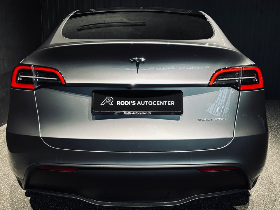 Tesla Model Y Long Range AWD 5d