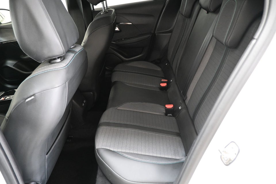 Peugeot 208 1,2 PureTech 100 Selection Tech 5d