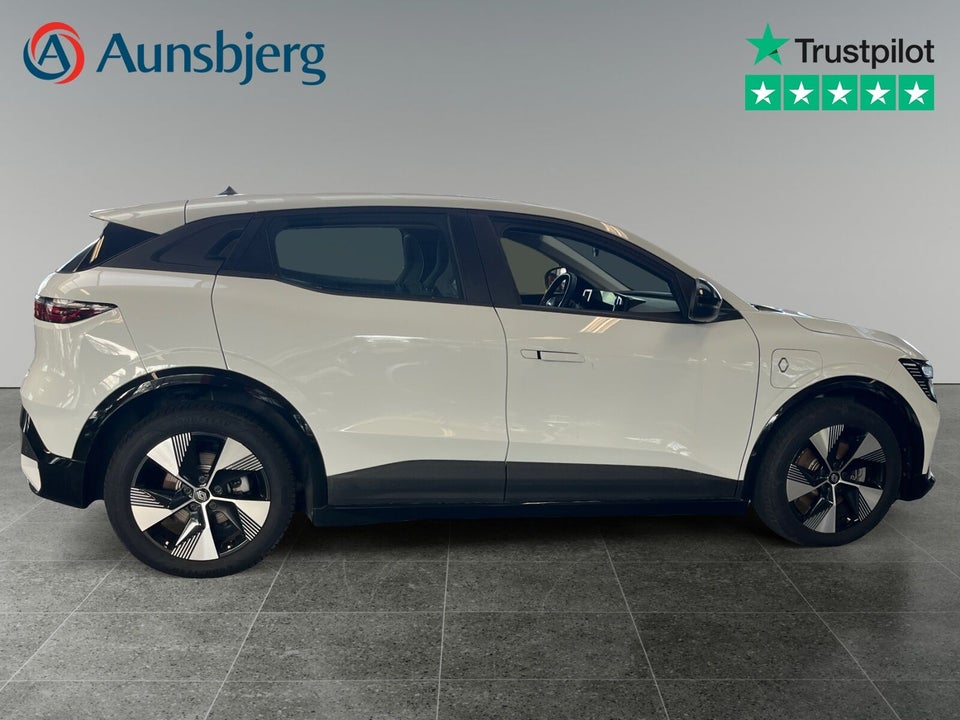 Renault Megane E-Tech 40 Equilibre 5d