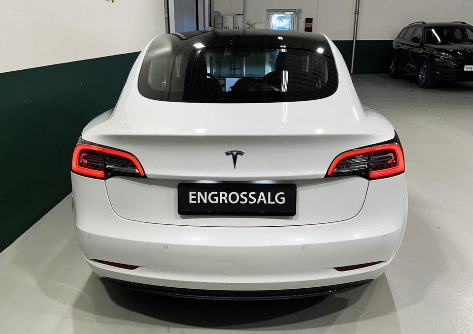 Tesla Model 3 Standard Range+ RWD 4d