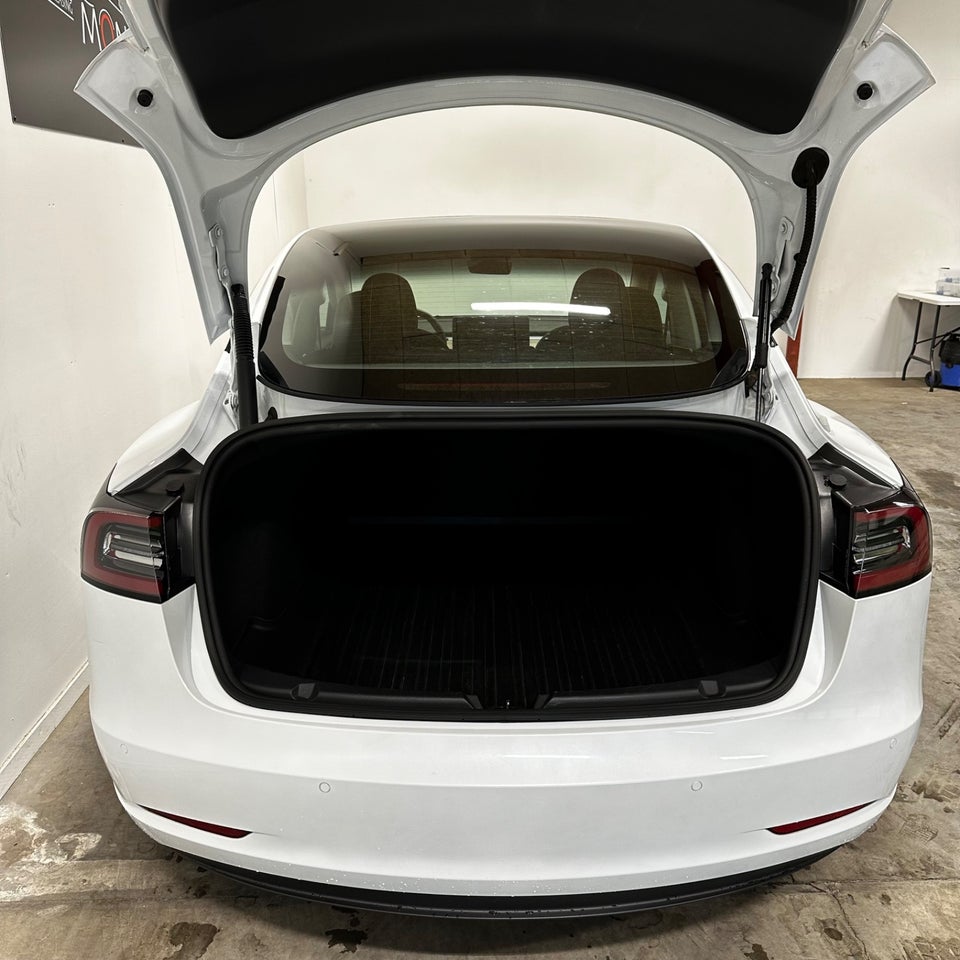 Tesla Model 3 RWD 4d