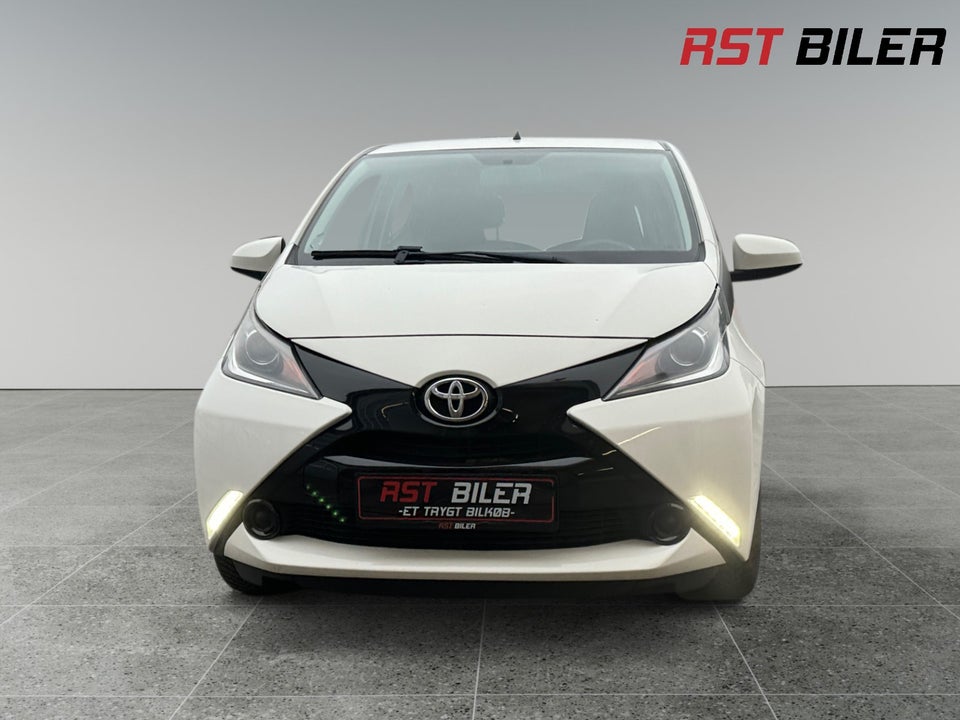 Toyota Aygo 1,0 VVT-i x-play 5d