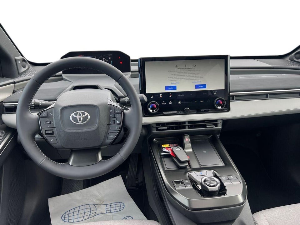 Toyota C-HR+ 77 Executive AWD 5d