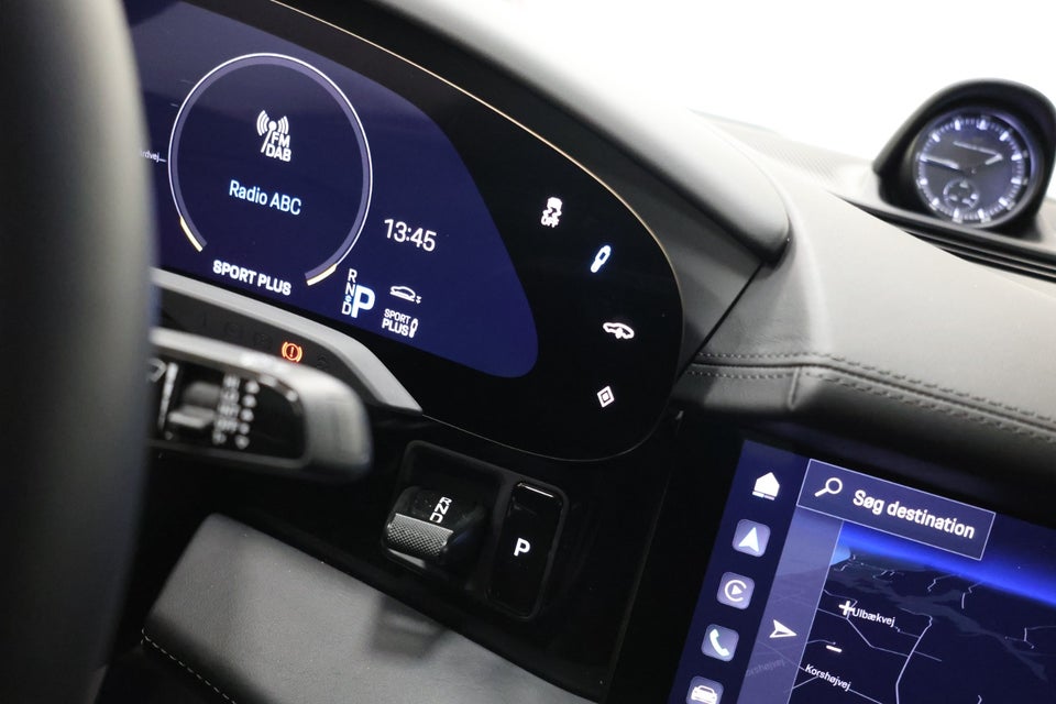 Porsche Taycan Performance+ 4d