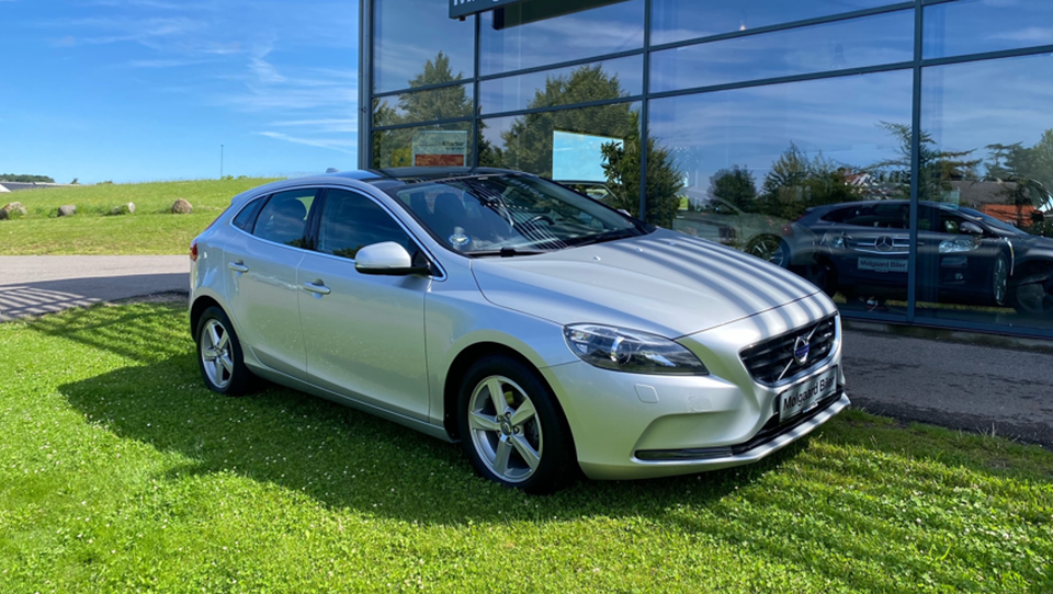 Volvo V40 1,6 D2 115 Momentum 5d