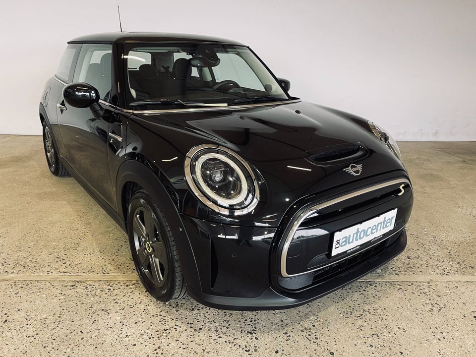 MINI Cooper SE Essential 3d