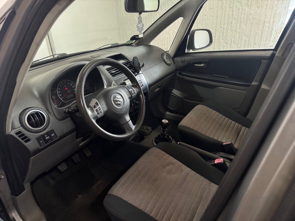 Suzuki SX4 1,6 DDiS GL 5d
