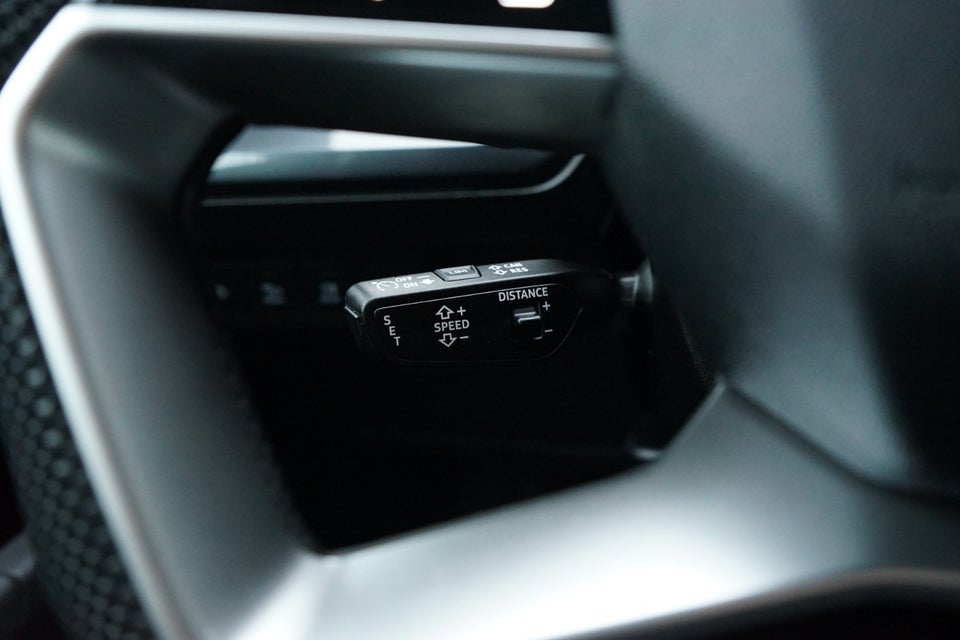 Audi Q4 e-tron 40 S-line 5d