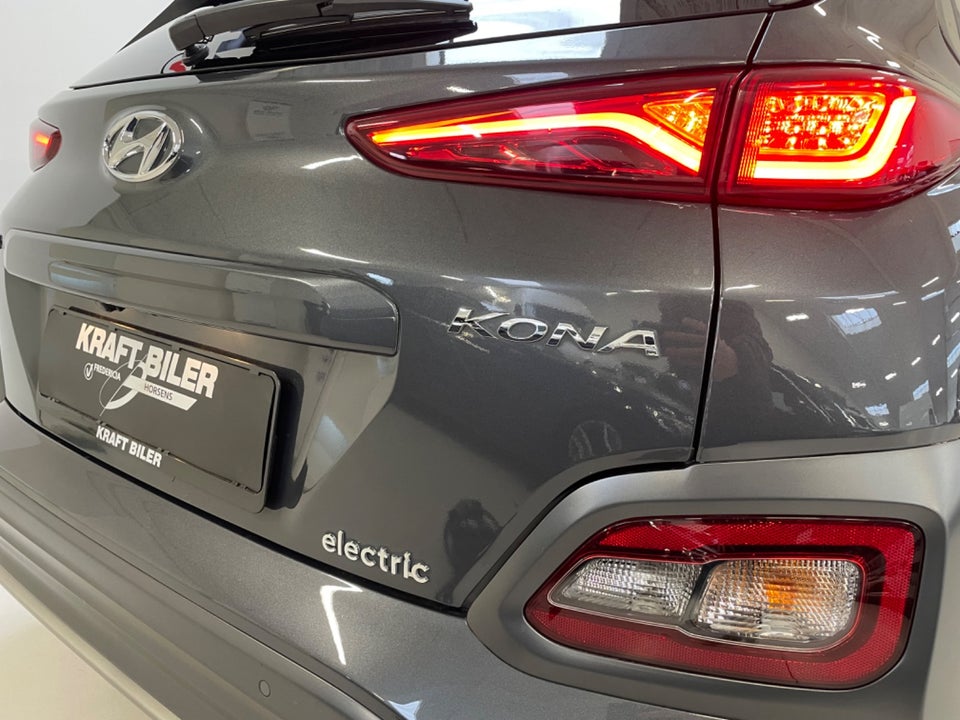 Hyundai Kona 64 EV Essential 5d