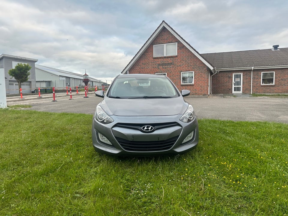 Hyundai i30 1,6 CRDi 110 Comfort Eco 5d