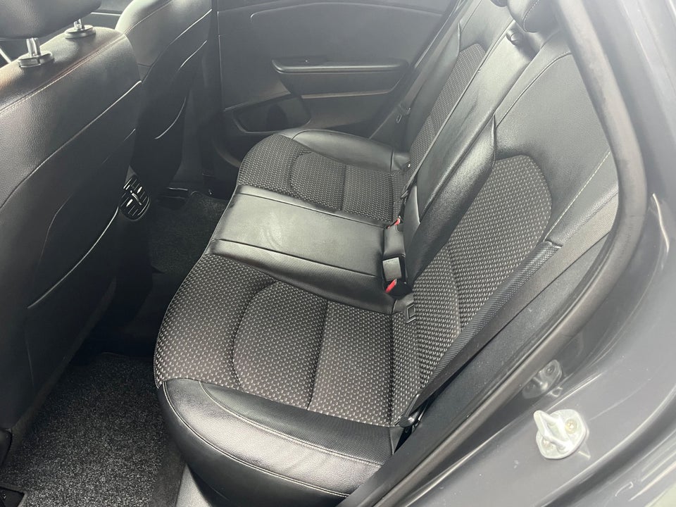 Kia Ceed 1,4 T-GDi Intro Edition SW DCT 5d