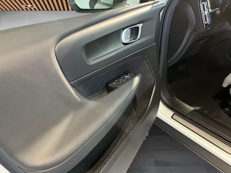 Volvo EX40 Extended Range Core 5d