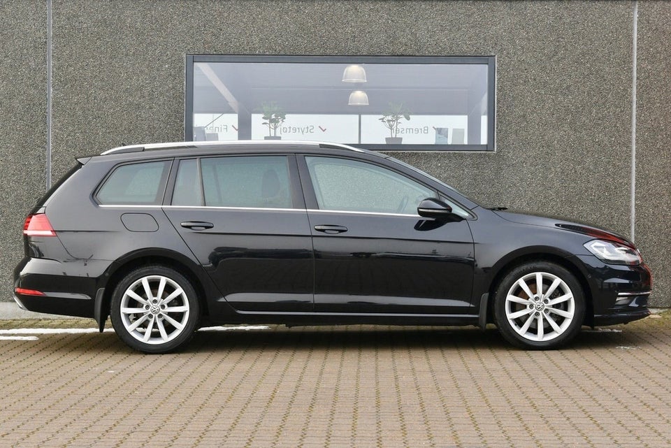 VW Golf VII 2,0 TDi 150 Highline Variant DSG 5d