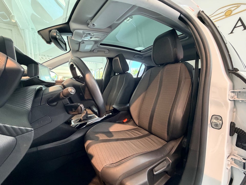 Peugeot 208 1,5 BlueHDi 100 Infinity Sky 5d