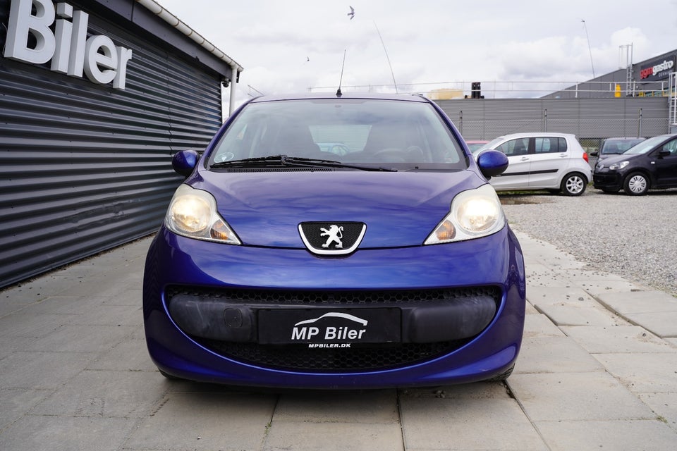 Peugeot 107 1,0 Urban 5d