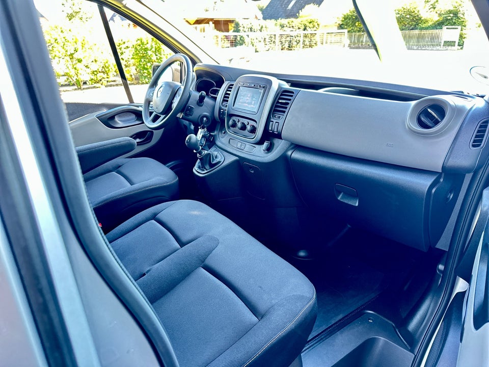 Renault Trafic T29 1,6 dCi 145 L2H2