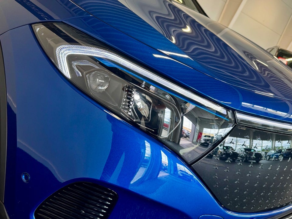 Mercedes EQA300 Progressive 4Matic 5d