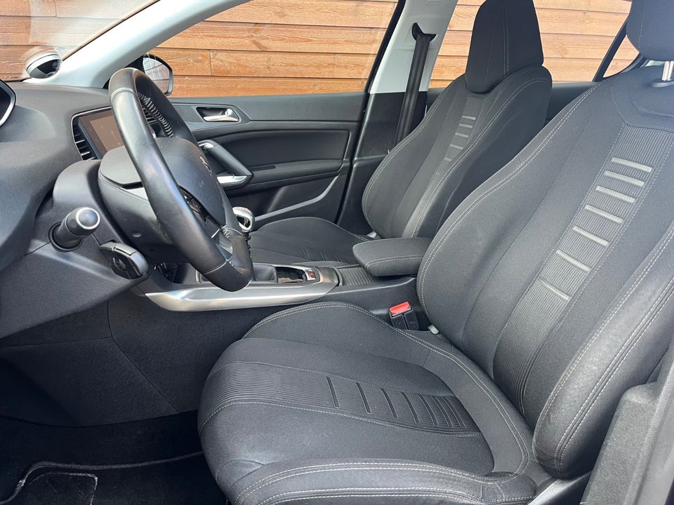 Peugeot 308 1,6 THP 125 Allure 5d