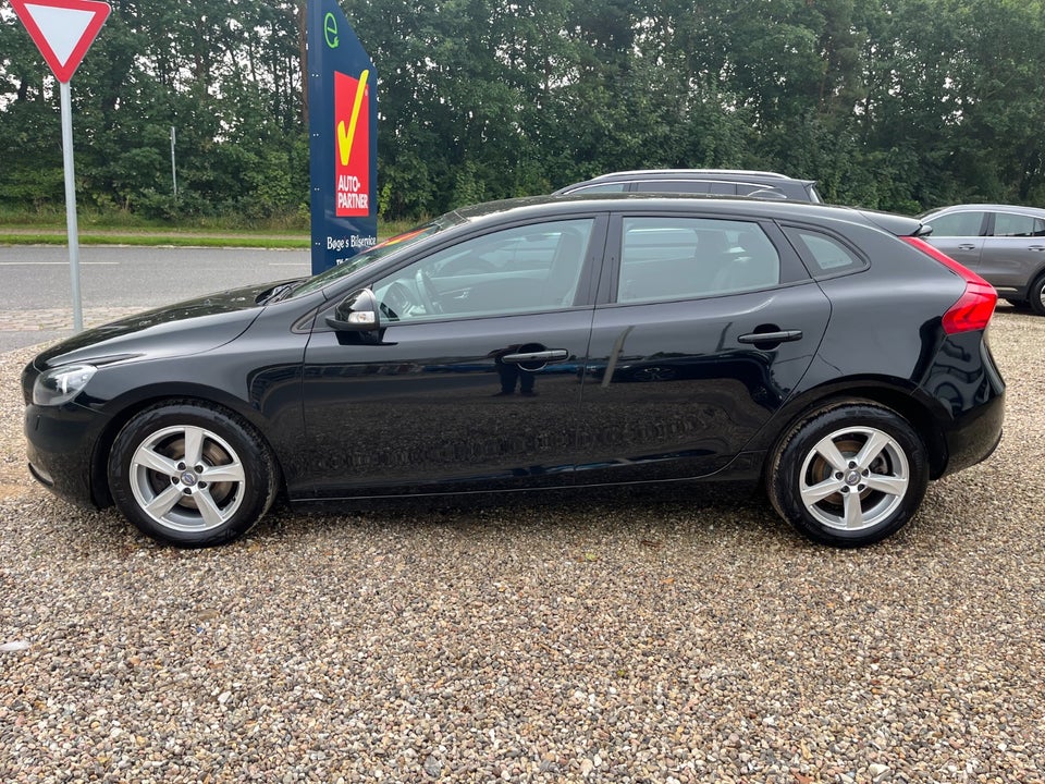 Volvo V40 2,0 T2 122 Kinetic Eco 5d