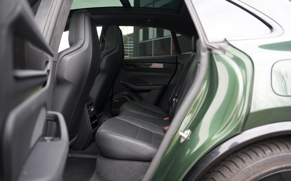 Porsche Macan Turbo 5d