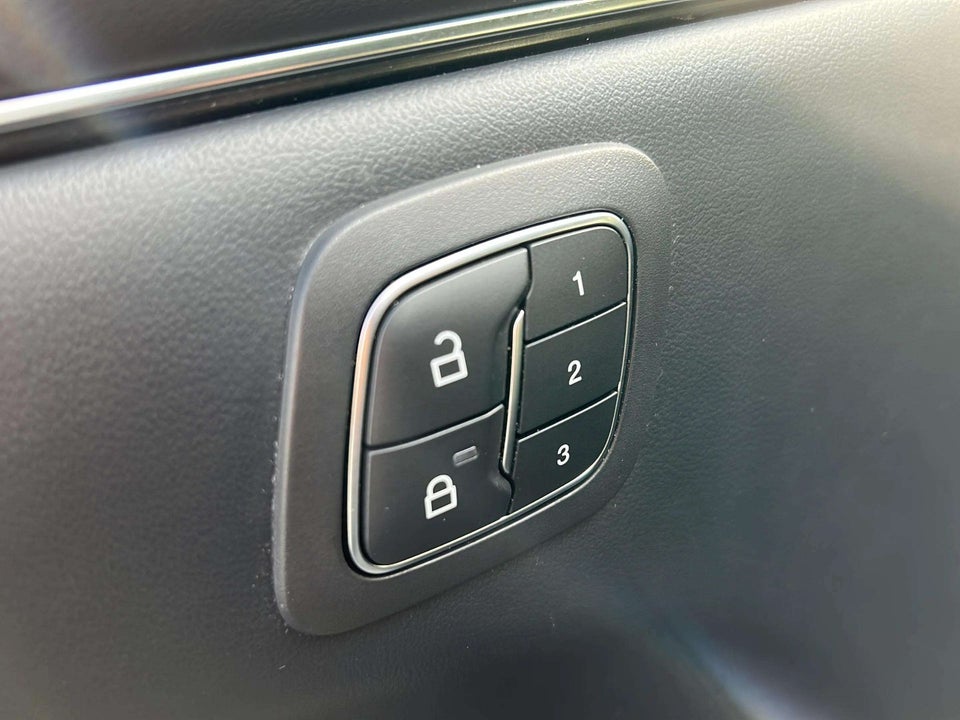 Ford Mustang Mach-E 75 Standard Range AWD 5d