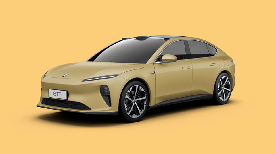 NIO ET5 75 Standard Range 4d
