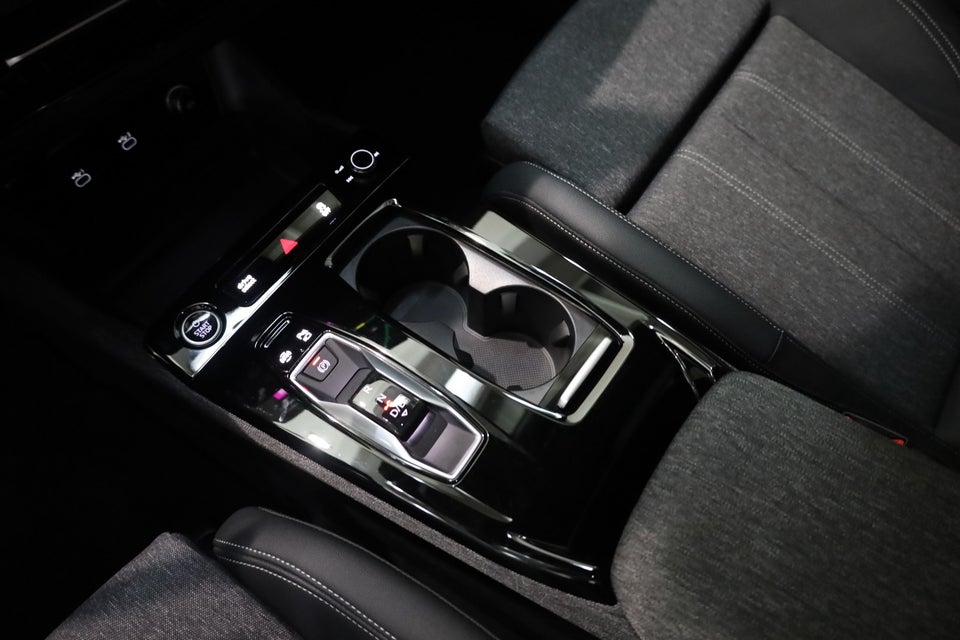 Audi Q6 e-tron Progress performance 5d