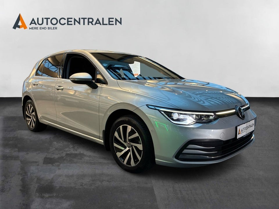 VW Golf VIII 1,4 eHybrid DSG 5d