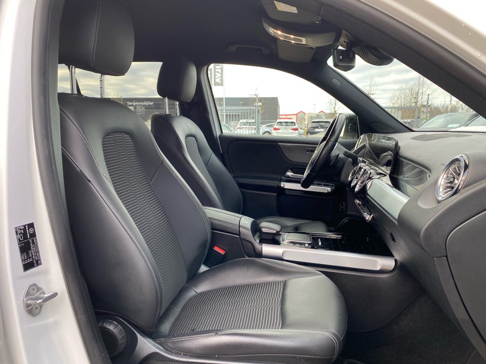 Mercedes EQB300 Progressive 4Matic 5d