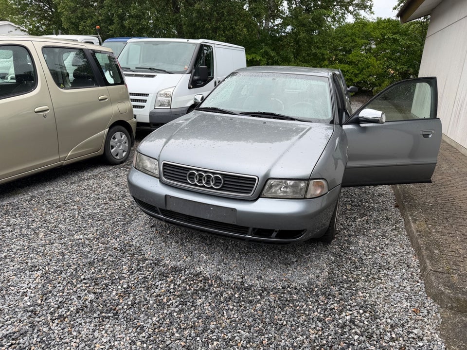 Audi A4 1,8 T Avant Tiptr. 5d