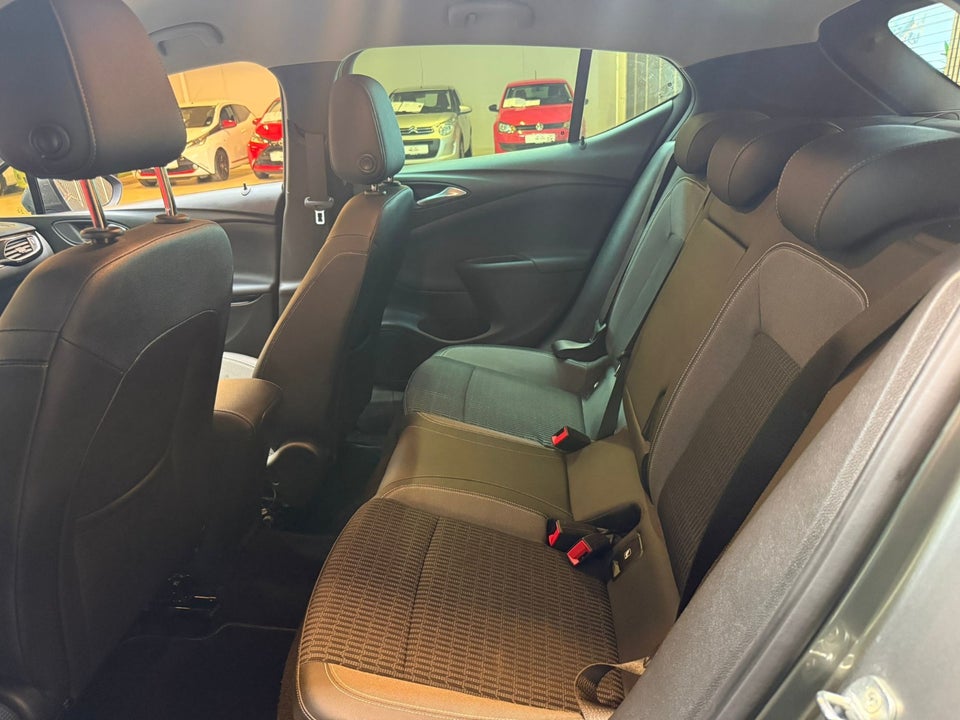 Opel Astra 1,2 T 110 Elegance 5d