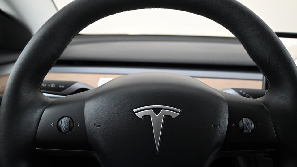 Tesla Model 3 RWD 4d