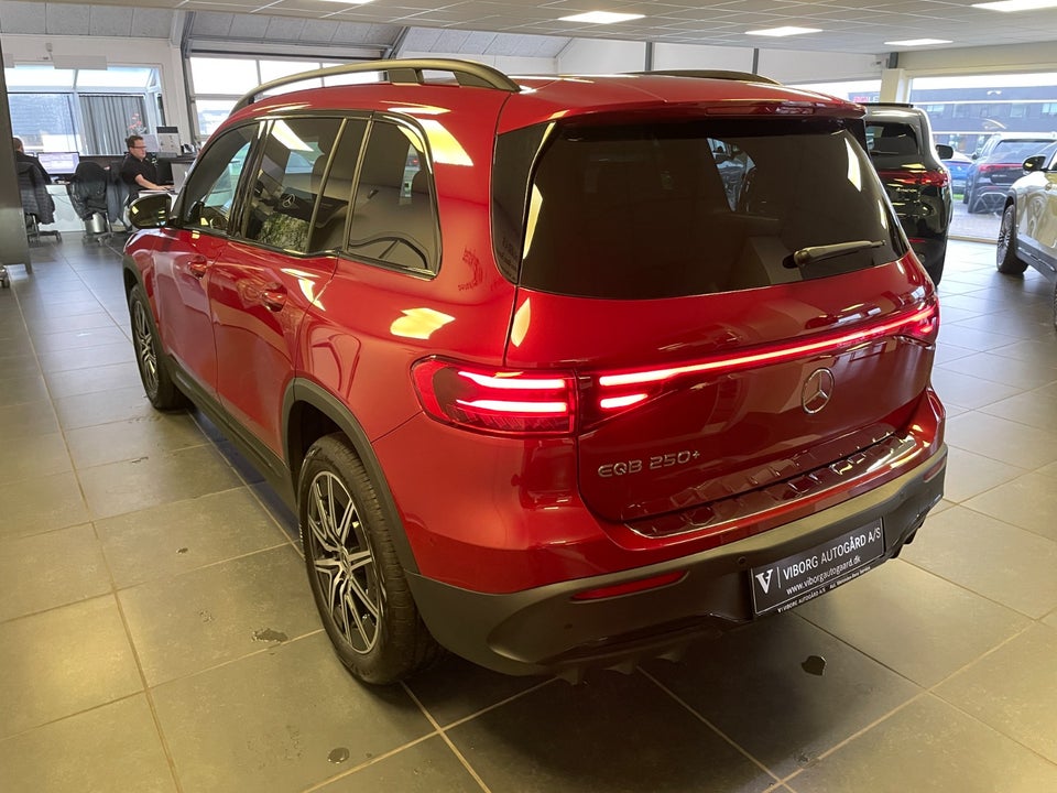 Mercedes EQB250+ AMG Line 7prs 5d