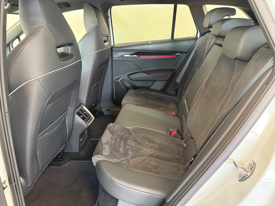 Skoda Enyaq 85 iV Sportline Advanced 5d