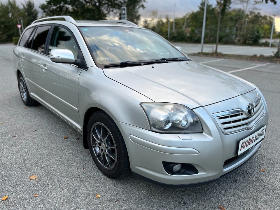 Toyota Avensis 1,8 VVT-i Sol 5d