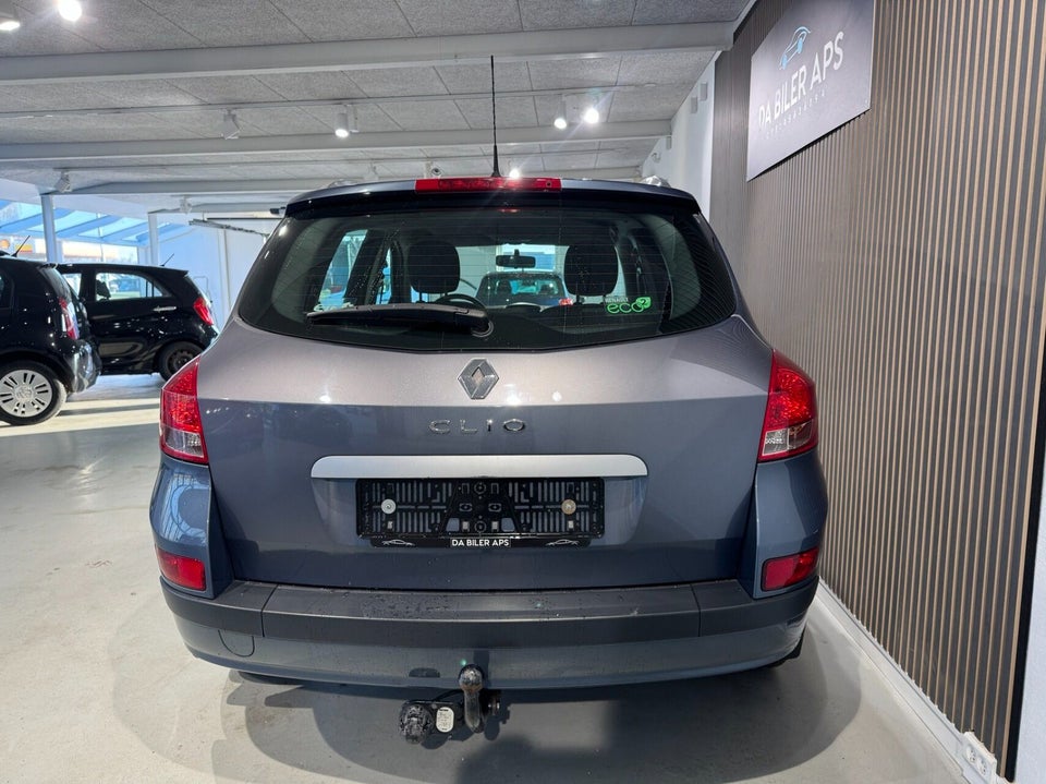 Renault Clio III 1,2 16V Authentique Sport Tourer 5d
