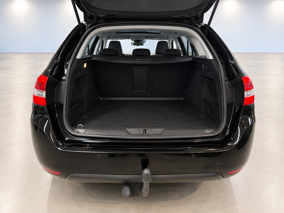 Peugeot 308 1,5 BlueHDi 130 Allure+ Sky SW 5d