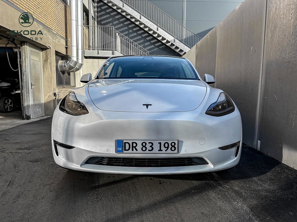 Tesla Model Y Long Range AWD 5d