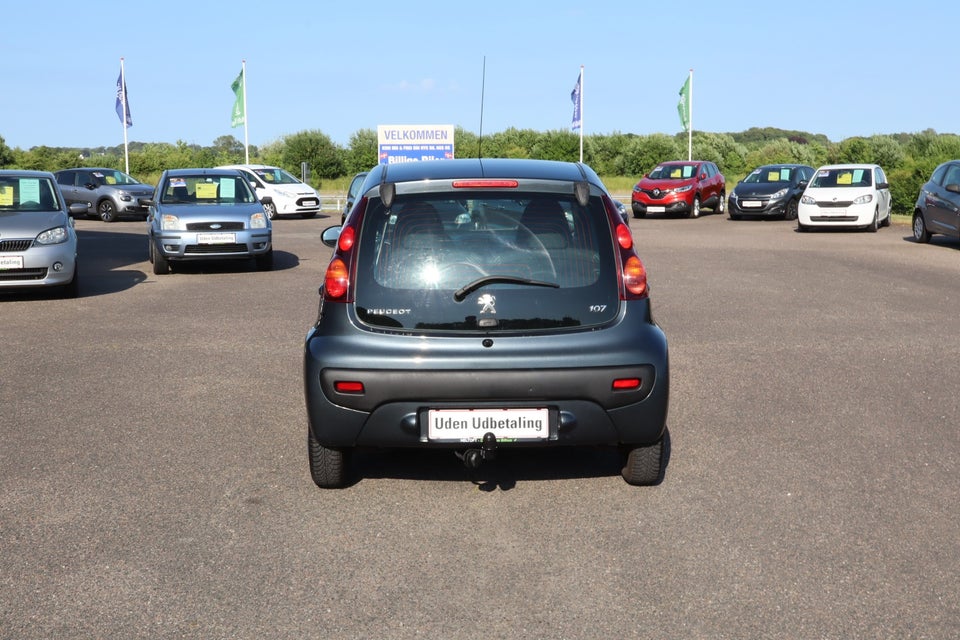 Peugeot 107 1,0 Champion Connect 5d