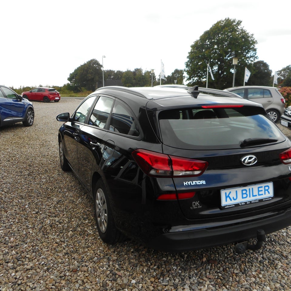 Hyundai i30 1,6 CRDi 115 Life stc. 5d