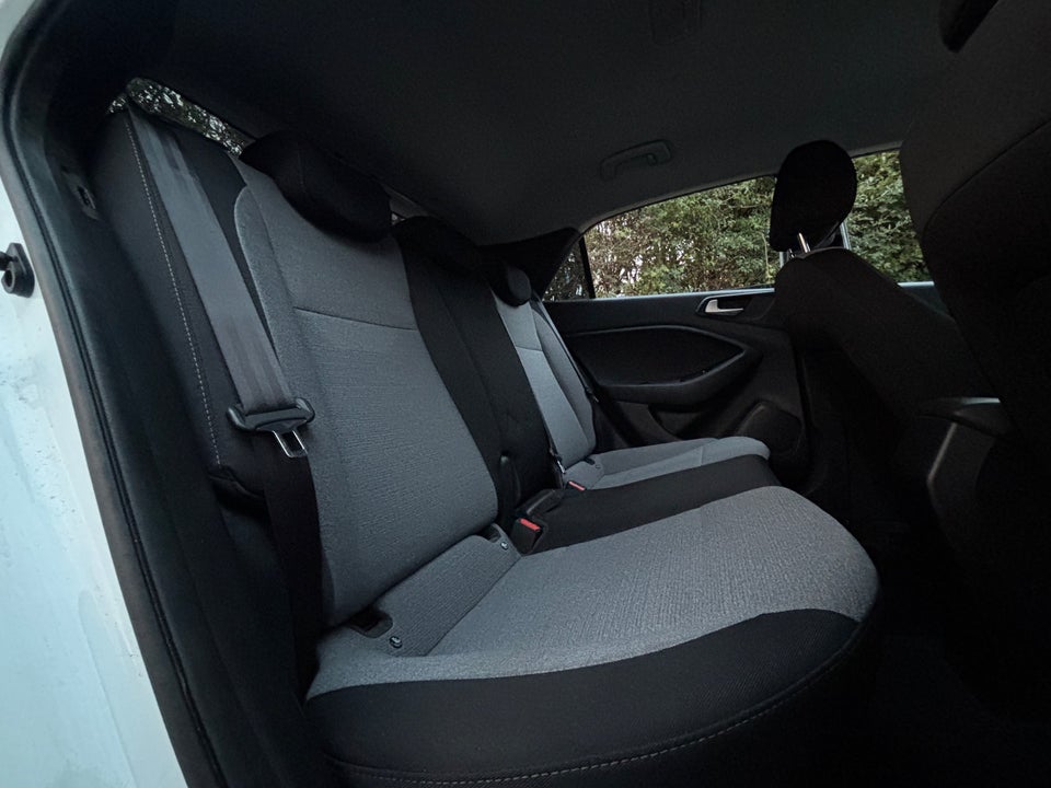 Hyundai i20 1,25 Premium 5d