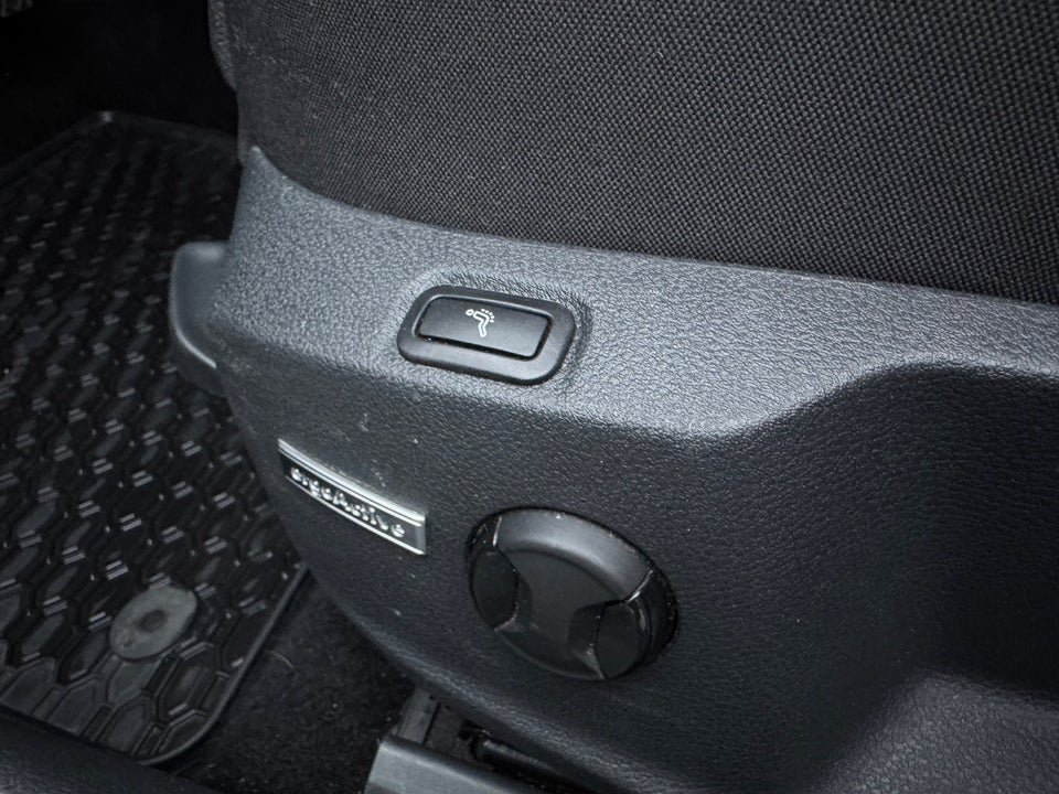 VW Golf VII 1,6 TDi 115 Comfortline Variant DSG 5d