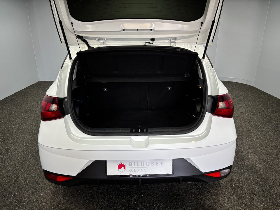 Hyundai i20 1,0 T-GDi Essential DCT 5d