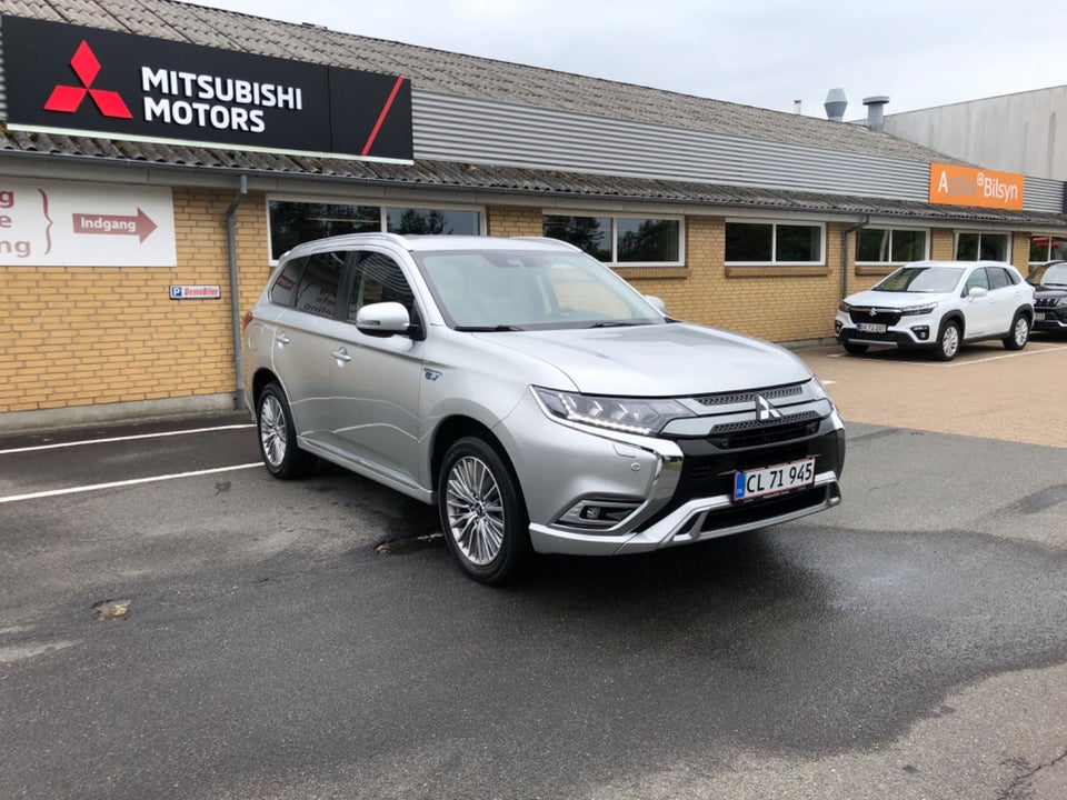 Mitsubishi Outlander 2,4 PHEV Intense CVT 4WD 5d