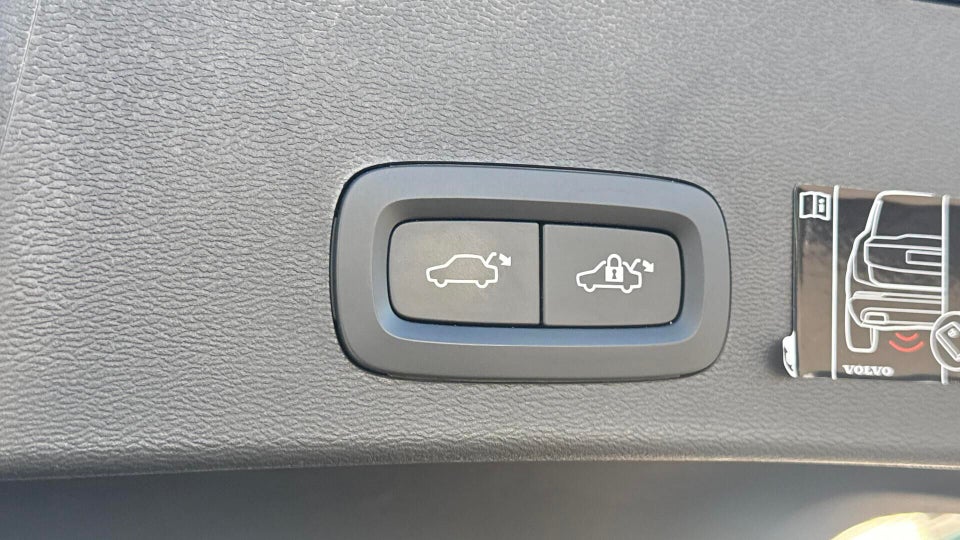 Volvo XC40 P8 ReCharge Twin Pro 5d